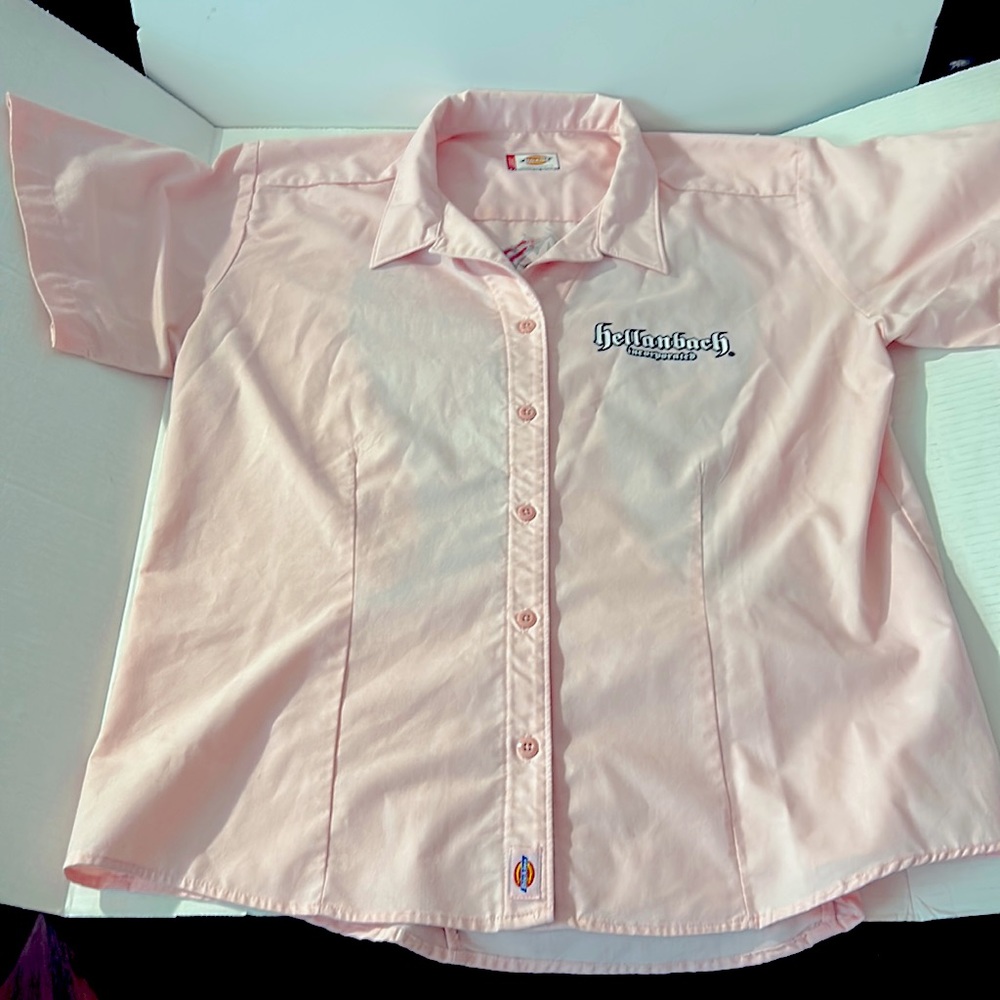 Hellanbach Incorporated brand pink Ladies button down top Sz L